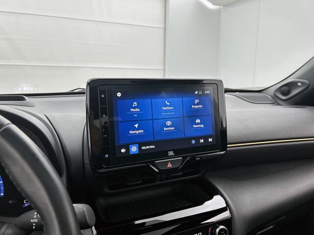 Toyota YARIS Cross 1.5 Hybrid Adventure AWD | JBL | Head-up display | Panoramadak | Dodehoek detectie | Parkeersensoren voor+achter | Elektrische Achterklep | Draadloze telefoonlader