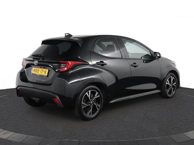 Toyota YARIS 1.5 Hybrid 115 Dynamic | Stoelverwarming | Parkeer sensoren | Stuurwiel verwarming |