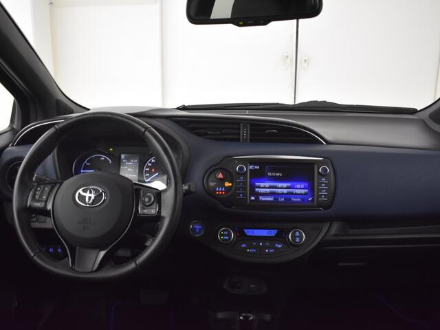 Toyota YARIS 1.5 Hybrid Bi-Tone | Navigatie | Keyless | Stoelverwarming