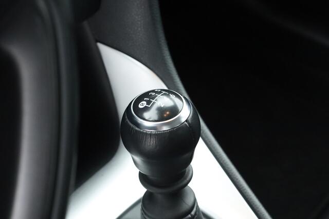 Toyota YARIS 1.5 VVT-i Dynamic | Navi by Apple CarPlay | Camera | Keyless | Adapt. Cruise | Airco | LED |