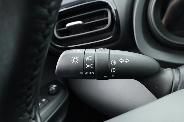 Toyota YARIS 1.5 VVT-i Dynamic | Navi by Apple CarPlay | Camera | Keyless | Adapt. Cruise | Airco | LED |