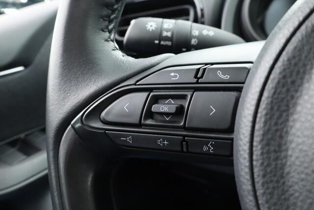 Toyota YARIS 1.5 VVT-i Dynamic | Navi by Apple CarPlay | Camera | Keyless | Adapt. Cruise | Airco | LED |