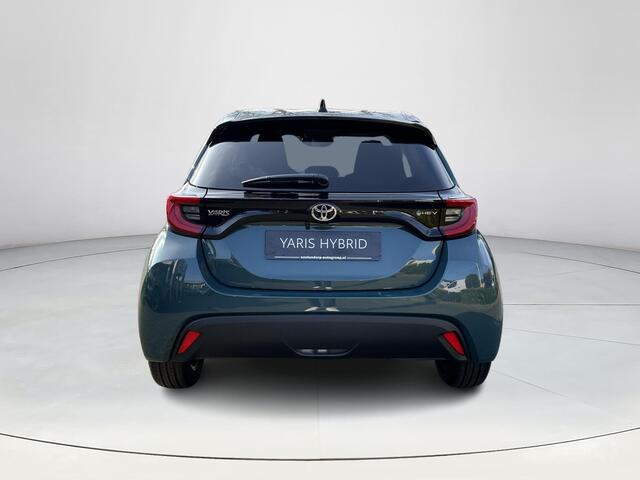 Toyota YARIS 1.5 Hybrid 115 Dynamic | Forest green metallic | Nieuw uit voorraad leverbaar |