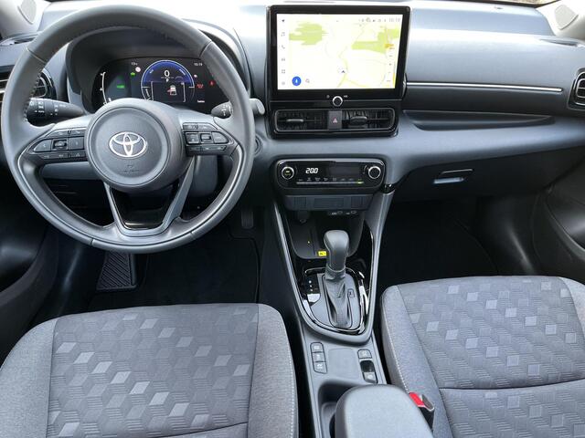 Toyota YARIS 1.5 Hybrid 115 Dynamic | Forest green metallic | Nieuw uit voorraad leverbaar |