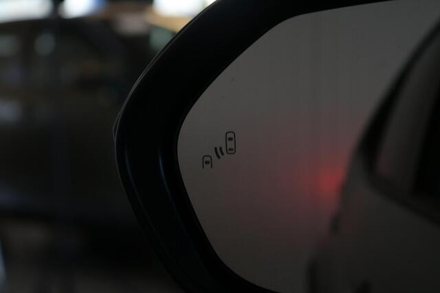 Toyota YARIS Cross 1.5 Hybrid 130 Launch Edition, HUD, JBL, Stuur verwarming, Elektrische kofferklep, Parkeersensoren, 1e eigenaar!