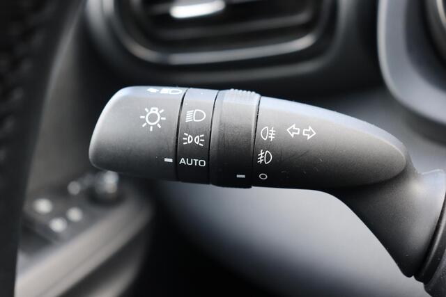 Toyota YARIS 1.5 Hybrid Bitone, Half Leder , Stoelverwarming