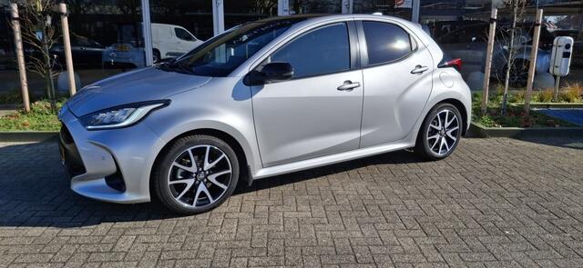 Toyota YARIS 1.5 H Executive NLauto | Full-option | dealeronderhouden