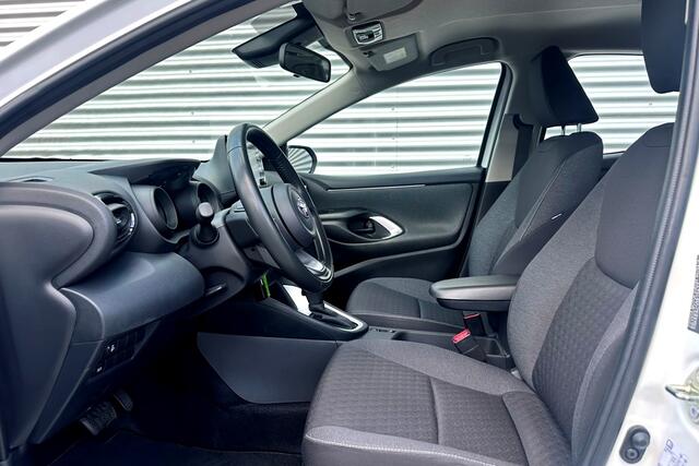 Toyota YARIS 1.5 Hybrid Dynamic Carplay / Camera