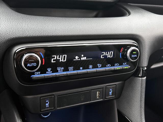 Toyota YARIS 1.5 Hybrid Style | Lederenbekleding | Stoelverwarming |