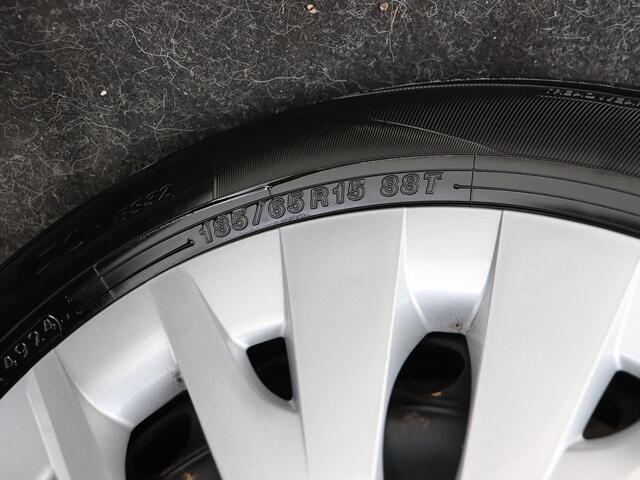 Toyota YARIS 1.5 VVT-i Active | BTW Voertuig | Achteruitrijcamera | Dealeronderhouden |