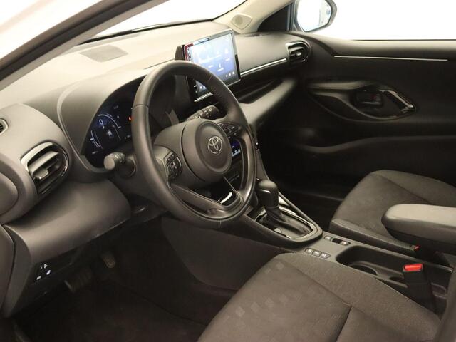 Toyota YARIS 1.5 Hybrid 115 Dynamic - CLIMATE CONTROL - VOORSTOELEN VERWARMD - STUURVERWARMING - DODEHOEKDETECTIE - ACHTERUITRIJCAMERA - PARKEERSENSOREN VOOR EN ACHTER - APPLE CARPLAY/ANDROID AUTO - DRAADLOZE TELEFOONLADER