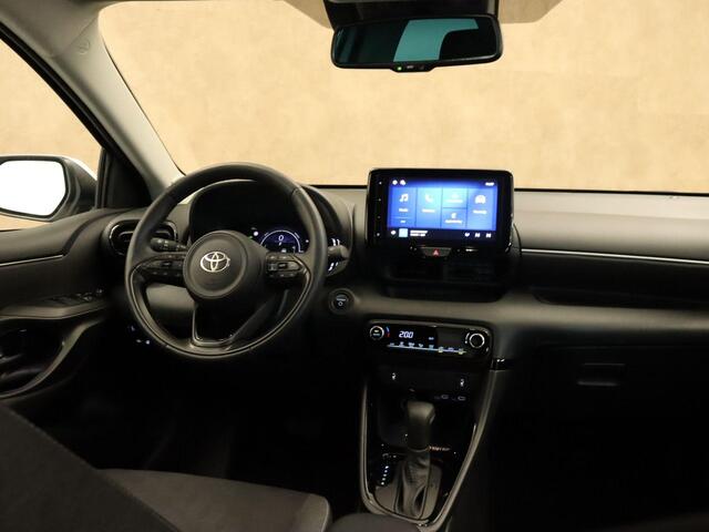 Toyota YARIS 1.5 Hybrid 115 Dynamic - CLIMATE CONTROL - VOORSTOELEN VERWARMD - STUURVERWARMING - DODEHOEKDETECTIE - ACHTERUITRIJCAMERA - PARKEERSENSOREN VOOR EN ACHTER - APPLE CARPLAY/ANDROID AUTO - DRAADLOZE TELEFOONLADER