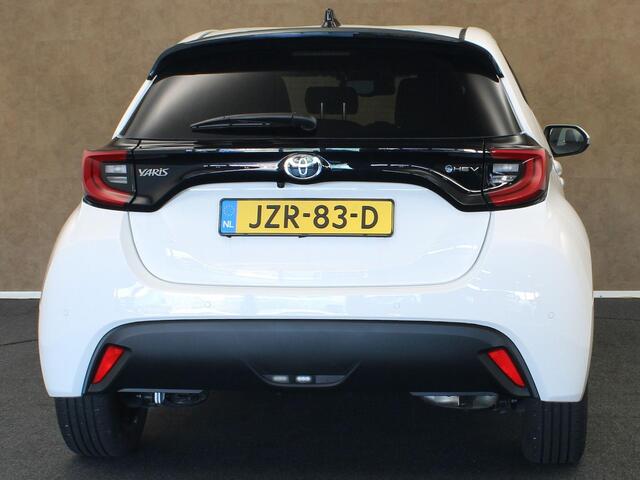 Toyota YARIS 1.5 Hybrid 115 Dynamic - CLIMATE CONTROL - VOORSTOELEN VERWARMD - STUURVERWARMING - DODEHOEKDETECTIE - ACHTERUITRIJCAMERA - PARKEERSENSOREN VOOR EN ACHTER - APPLE CARPLAY/ANDROID AUTO - DRAADLOZE TELEFOONLADER