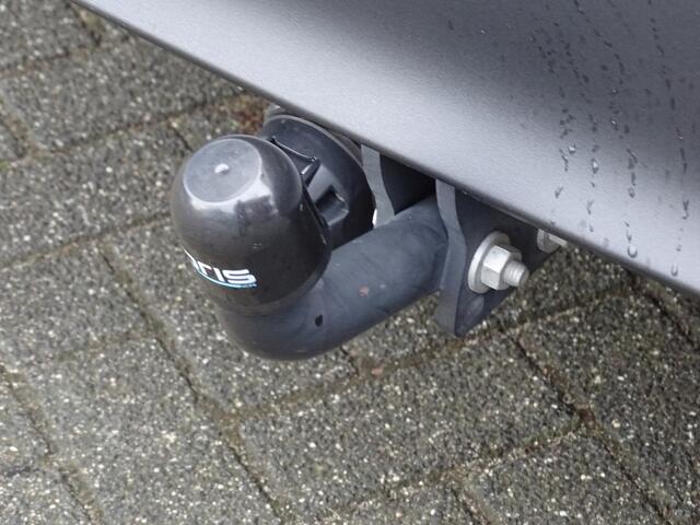 Toyota YARIS Cross 1.5 Hybrid Dynamic TREK HAAK