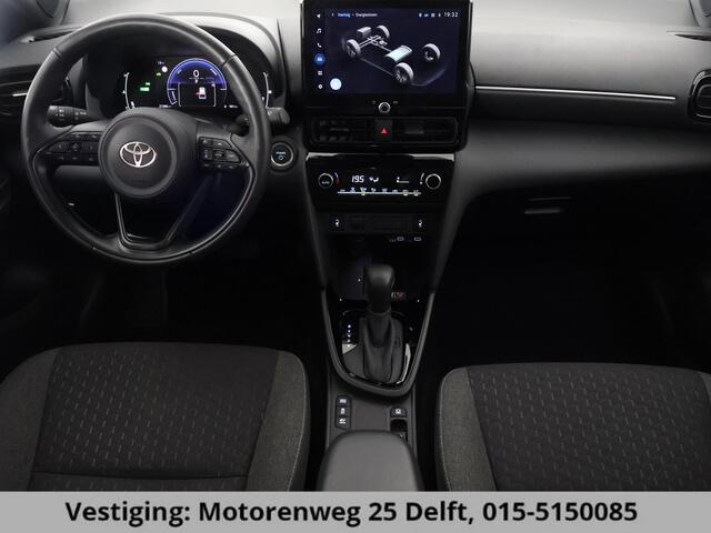 Toyota YARIS Cross 1.5 HYBRID DYNAMIC LUXERY BIJNA 2025 GARANT 12-'34 PDC V+A. BLIND SPOT. STUUR/STOELVERWARMING APPLE CARPLAY/ANDROID.