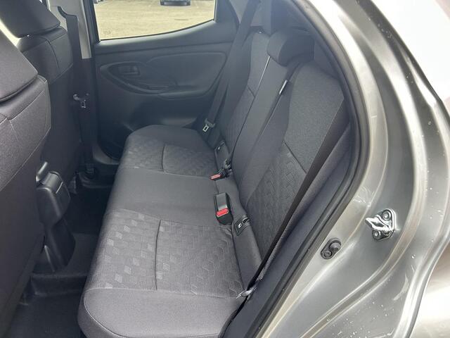 Toyota YARIS 1.5 Hybrid 115 Dynamic | Comfort Pack | Rijklaar l Blindspot | Sensoren