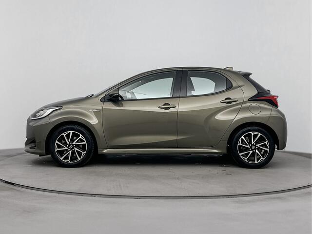Toyota YARIS 1.5 Hybrid Dynamic Navi | Lichtmetalen Velgen | Apple Carplay/Android Auto | Buitenspiegels Elektrisch + Verwarmd | Elektrische Ramen Voor/Achter |