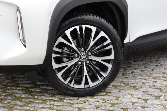 Toyota YARIS Cross 1.5 Hybrid Executive, 360 Camera! BSM, Navi, Stoelverwarming, Stuurverwarming.