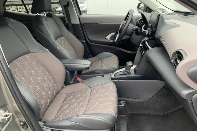 Toyota YARIS Cross 1.5 Hybrid Executive Trekhaak / Camera / Carplay / Stoelverwarming