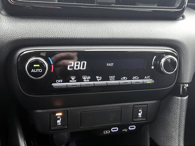 Toyota YARIS 1.5 Hybrid Dynamic | Stoel / Stuurwielverwarming | Navigatie | Parkeersensoren | NH / Mevr. van Houten HK 20-3