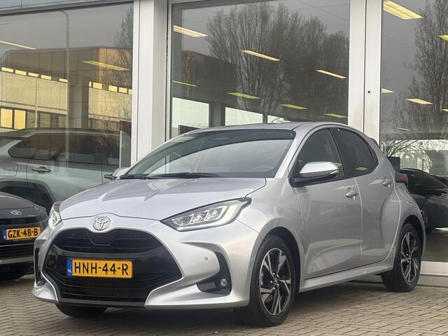 Toyota YARIS 1.5 Hybrid 115 Dynamic Comfort pack | Apple carplay | parkeersensoren | dode hoek detectie | stoelverwarming | stuur verwarming |