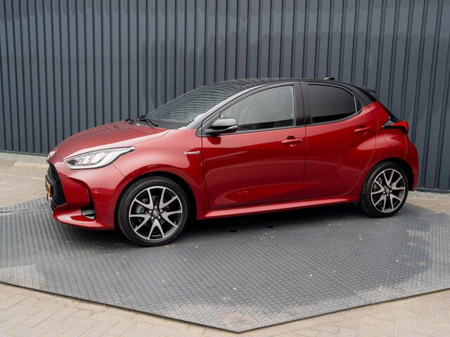 Toyota YARIS 1.5 Hybrid Executive | Bi-Tone | 17'' | Stoelverw. | Apple Carplay/ Android Auto | Prijs Rijklaar!!
