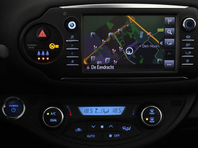 Toyota YARIS 1.5 Hybrid Executive | Stoelverwarming | Panoramadak | Navigatie |
