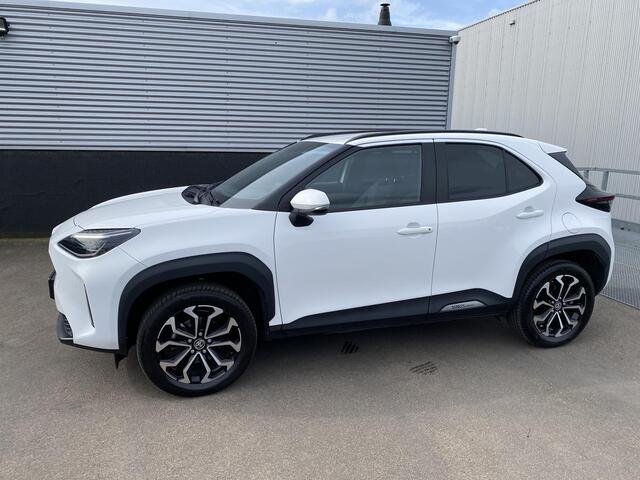 Toyota YARIS Cross 1.5 Hybrid Explore Plus AWD Dodehoekdetectie, Stoelverwarming, Parkeersensoren voor + achter, Navigatie, Smart Key, Elek. inklapbare spiegels, Privacy glass
