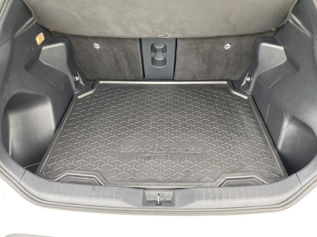 Toyota YARIS Cross 1.5 Hybrid Explore Plus AWD Dodehoekdetectie, Stoelverwarming, Parkeersensoren voor + achter, Navigatie, Smart Key, Elek. inklapbare spiegels, Privacy glass