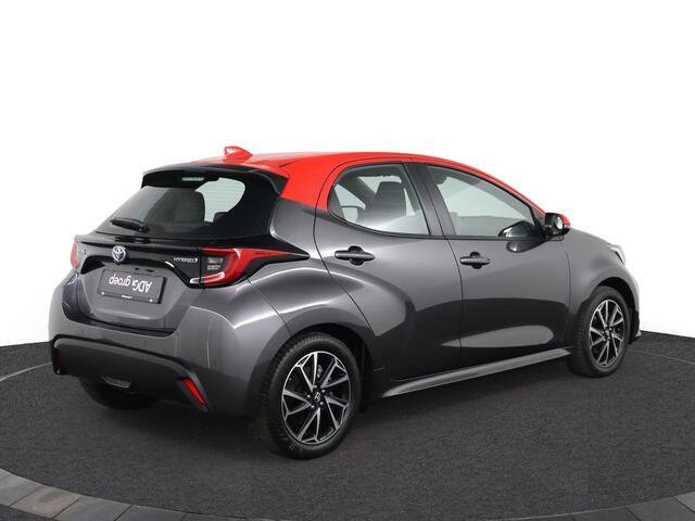 Toyota YARIS 1.5 Hybrid 115 First Edition | Parkeersensoren | Apple Carplay/Android auto | Stoelverwarming | Blindspot Monitor |