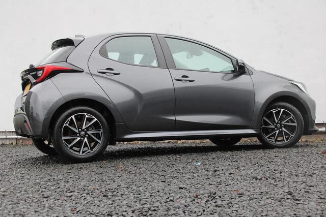 Toyota YARIS 1.5 Hybrid Dynamic Automaat, 1e Eig. Dealer onderhouden met All-Seasonbanden!