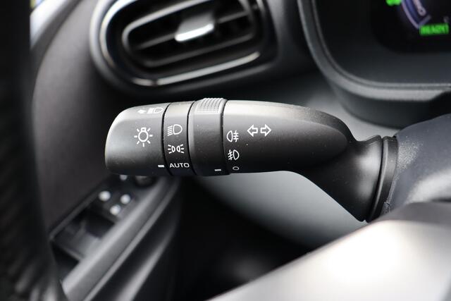 Toyota YARIS 1.5 Hybrid 130 Executive, parkeersensoren, BSM, Apple CarPlay / Android Auto.