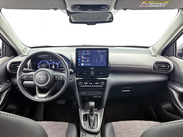 Toyota YARIS Cross 1.5 Hybrid 130 Executive | Stoel en stuurverwarming | BTW Voertuig | Half lederen bekleding |