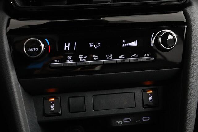 Toyota YARIS Cross 1.5 Hybrid 115 Dynamic | Parkeersensoren | Stoel / stuurverwarming | Apple Carplay/Android Auto |