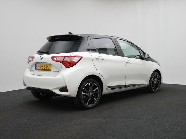 Toyota YARIS 1.5 Hybrid Bi-Tone Reco aangemeld 27-2