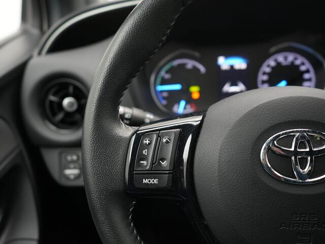 Toyota YARIS 1.5 Hybrid Bi-Tone Reco aangemeld 27-2