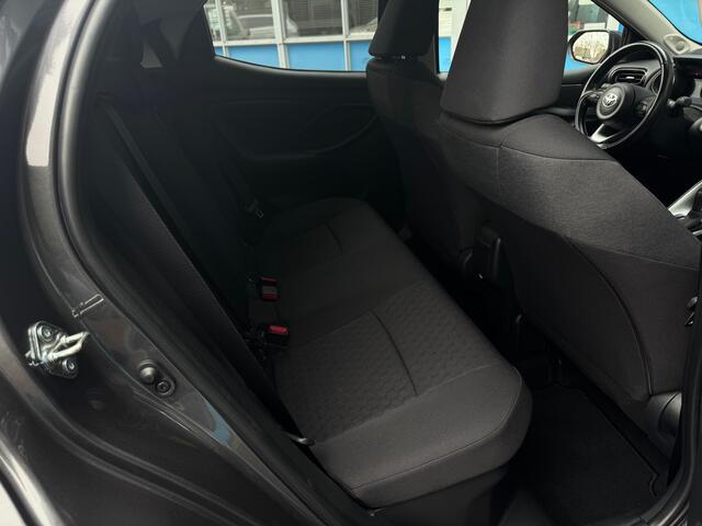 Toyota YARIS 1.5 Hybrid Style | Achteruitrijcamera | Voorstoelen Verwarmd | Beats Audio |