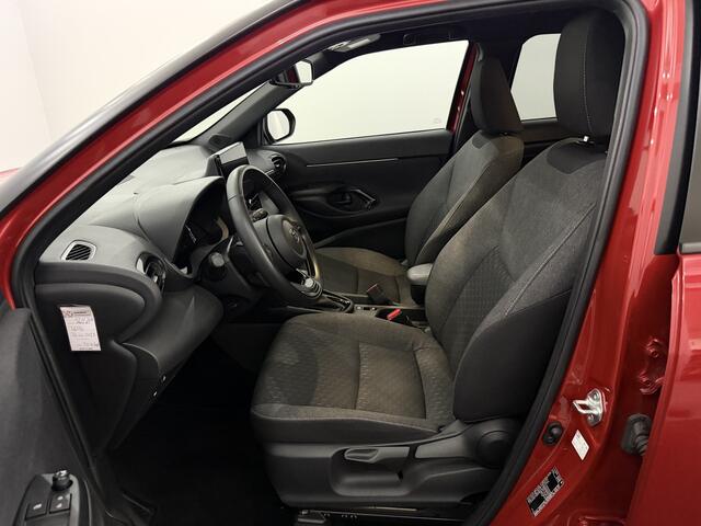 Toyota YARIS Cross 1.5 Hybrid 115 First Edition Camera, Navi, Keyless start, Rijstrook correctie, Clima, Apple carplay, Lichtmetalen velgen, Cruise control