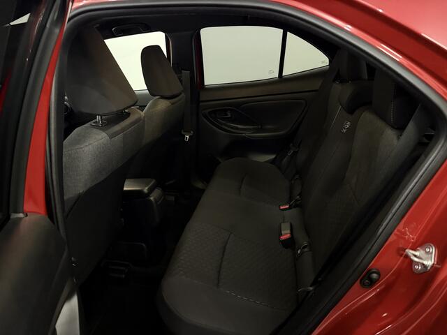 Toyota YARIS Cross 1.5 Hybrid 115 First Edition Camera, Navi, Keyless start, Rijstrook correctie, Clima, Apple carplay, Lichtmetalen velgen, Cruise control