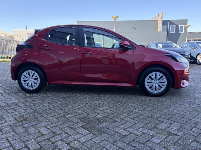 Toyota YARIS 1.5 Hybrid 115 Business