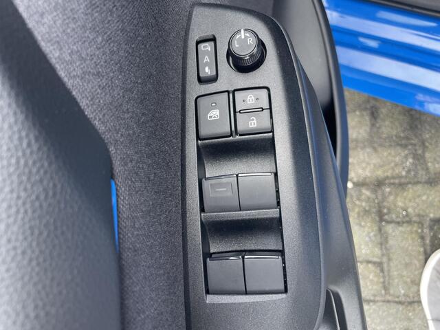 Toyota YARIS 1.5 Hybrid 130 Launch Edition | 10.000 Km