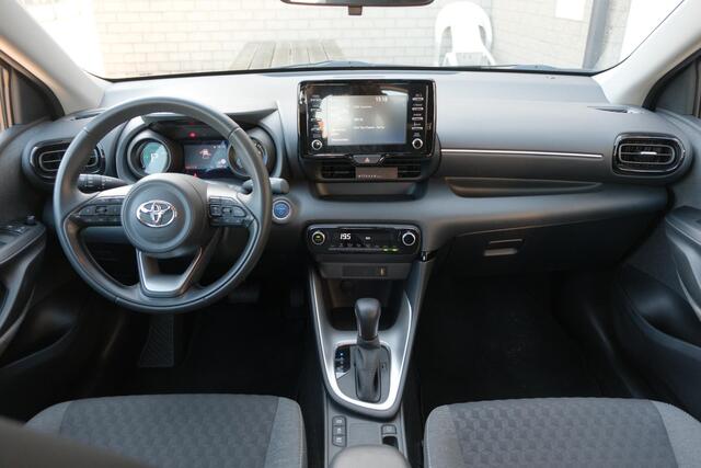 Toyota YARIS 1.5 Hybrid 115pk Dynamic | Camera | Adaptieve Cruise | Climate | 16" velgen