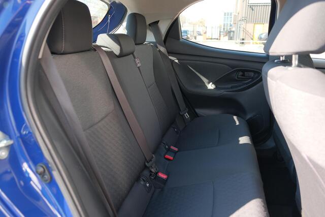 Toyota YARIS 1.5 Hybrid 115pk Dynamic | Camera | Adaptieve Cruise | Climate | 16" velgen