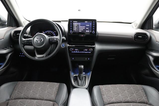 Toyota YARIS Cross 1.5 Hybrid Adventure | Stoel en stuurverwarming | 360 graden camera | Panoramadak |