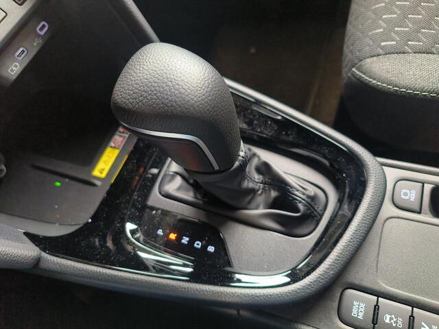 Toyota YARIS Cross 1.5 Hybrid 115 First Edition Rijklaar + Fabrieksgarantie Henk Jongen Auto's in Helmond, al 50 jaar service zoals 't hoort!