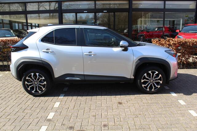 Toyota YARIS Cross 1.5 Hybrid 115 First Edition | Rijklaar | PDC | Navi | Apple/Android | Camera | Adap Cruise | Stoel-/Stuurverwarming