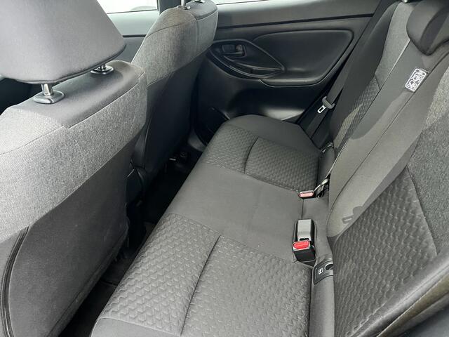 Toyota YARIS Cross 1.5 Hybrid 115 Dynamic Limited Parkeersensoren Stoel Stuur Verwarming PDC