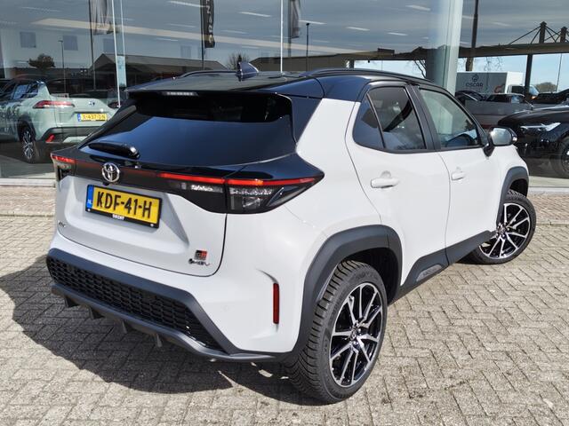 Toyota YARIS Cross 1.5 Hybrid 130 GR SPORT | Sensoren v/a | El. Achterklep | Androi