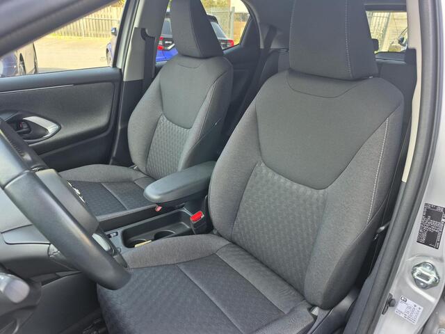 Toyota YARIS 1.5 Hybrid Dynamic | Navigatie | Apple CarPlay/Android auto | Achteruitrijcamera | Dodehoekdetectie