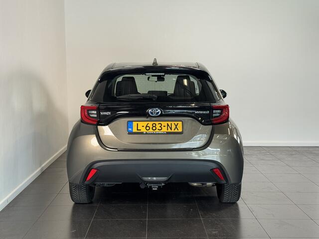 Toyota YARIS 1.5 Hybrid Dynamic | Trekhaak | All seasons |